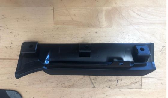 테슬라 모델 X 2015-2021의 왼쪽 바퀴 가이어링 검은 플라스틱