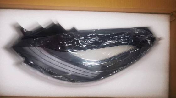 테슬라 모델 3 Y 2021-2023의 LED 전등 조립 좌측