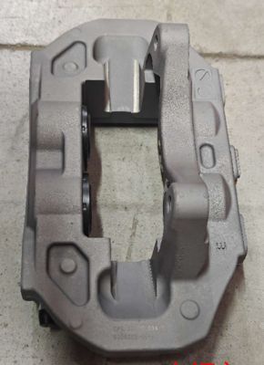 패드 없는 전면 브레이크 캘리퍼 - 우측 - 테슬라 모델 3 2017-2023용 8008204-00-A